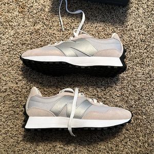 Brand New Men’s New Balance 327